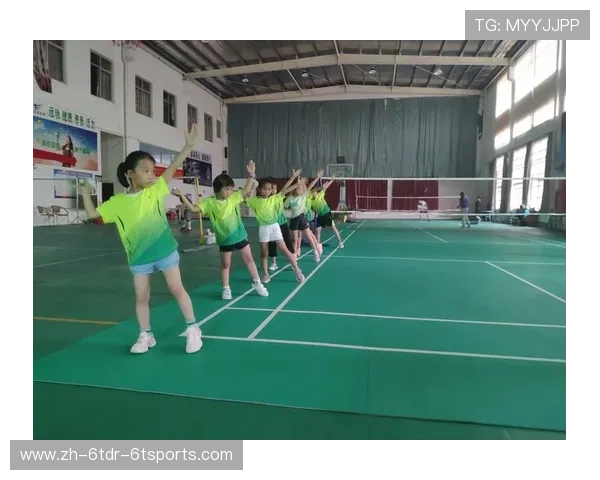 羽毛球训练小臂